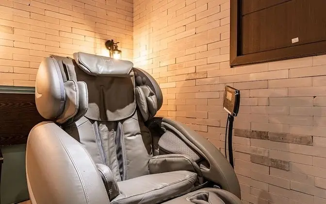 Oda (VIP * massage chair*(Netflix viewable)