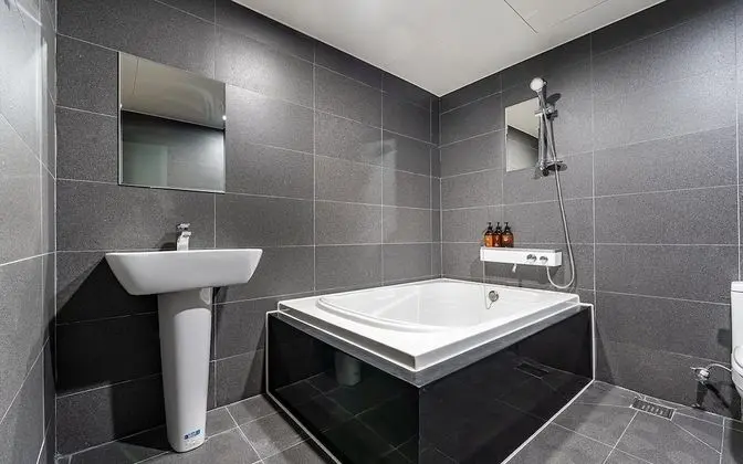 Oda (VIP * massage chair*(Netflix viewable)