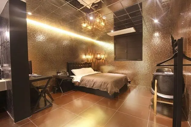 Oda (VIP * massage chair*(Netflix viewable)