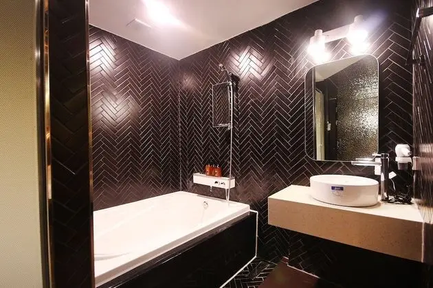 Oda (VIP * massage chair*(Netflix viewable)