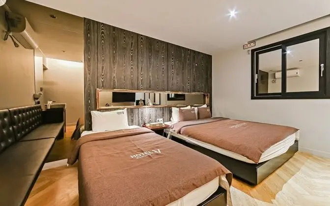 Oda (Twin (Office PC< Double + Single Bed))