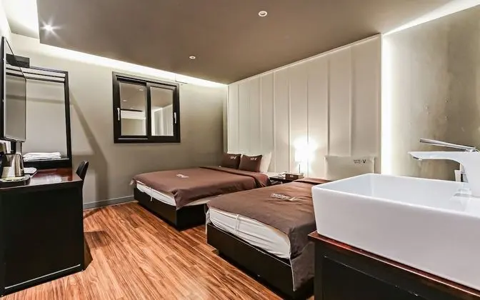 Oda (Twin (Office PC< Double + Single Bed))