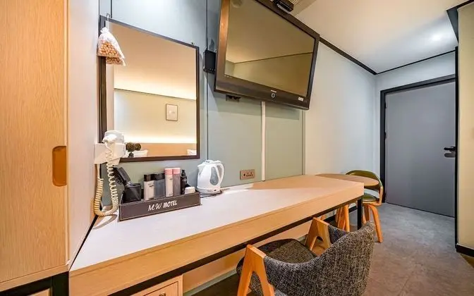 Oda (Twin (Netflix available))