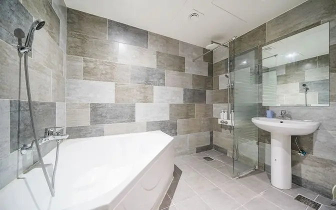 Oda (Twin (Netflix available))