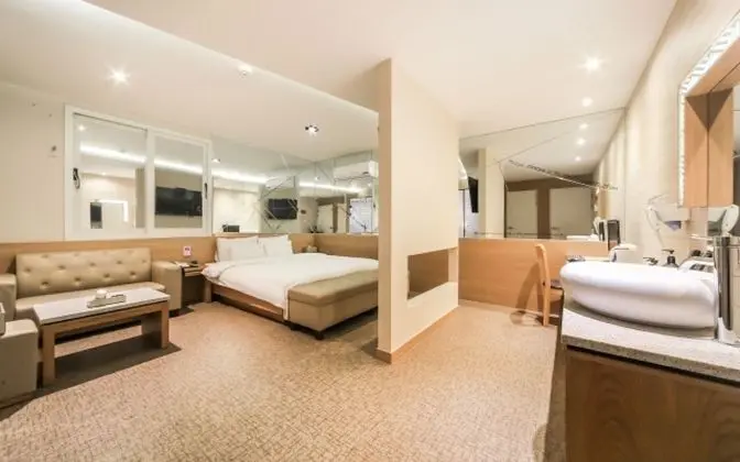 Oda (City Double (contact the front desk w)