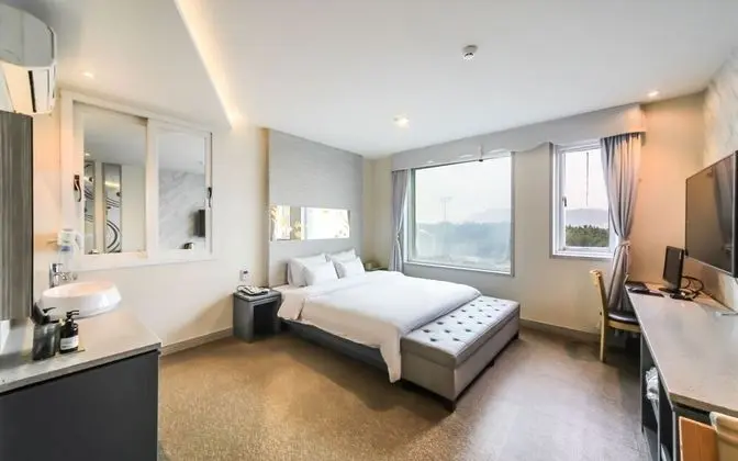 Oda (Park Double (Tongglass Massage Chair))