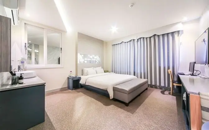 Oda (Park Double (Tongglass Massage Chair))