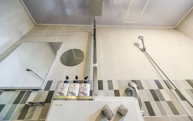 Oda (Park Double (Tongglass Massage Chair))