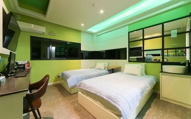 Oda (General Twin (You can watch Netflix &)