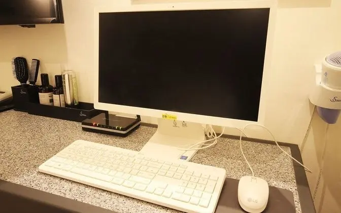 Oda (Deluxe (free Netflix available))