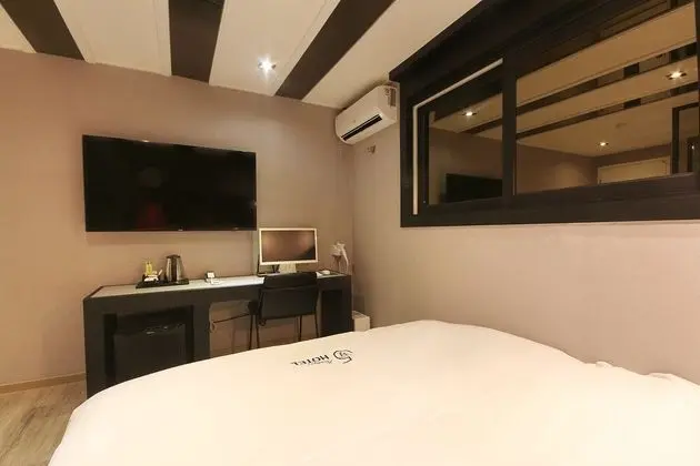 Oda (Premium (free Netflix available))