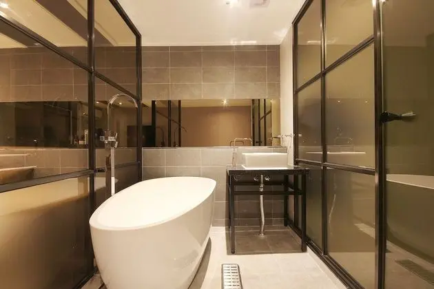 Oda (Premium (free Netflix available))