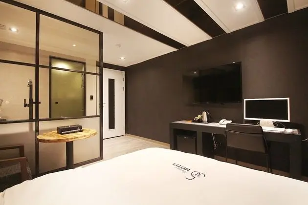 Oda (Premium (free Netflix available))