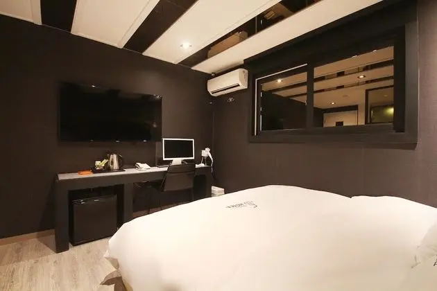 Oda (Premium (free Netflix available))