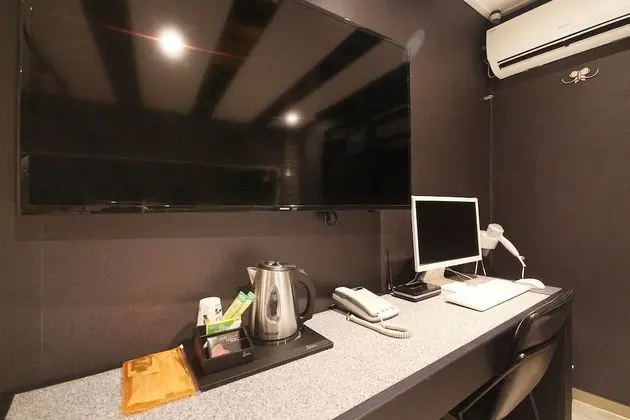 Oda (Premium (free Netflix available))