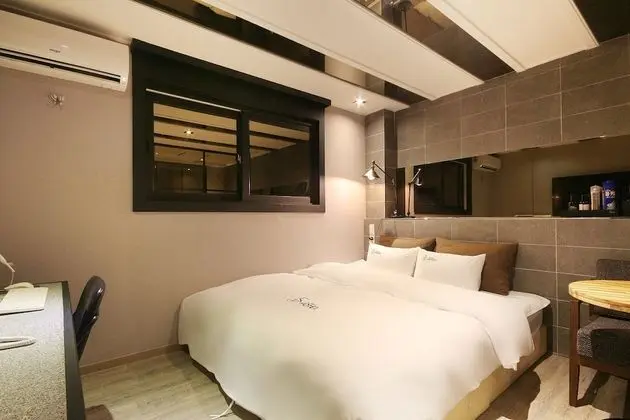 Oda (Premium (free Netflix available))