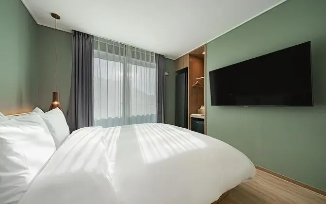 Oda (Standard Double (TV Breakfast Netflix)