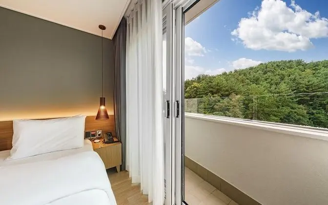 Oda (Standard Double (TV Breakfast Netflix)