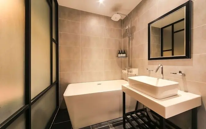 Oda (Deluxe A (free viewing of NETFLIX))