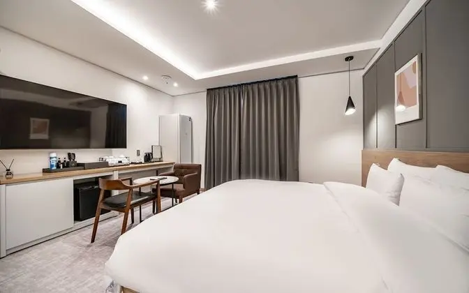 Oda (Premier Deluxe (Netflix Available Fre)