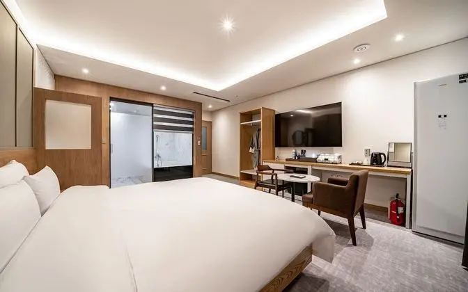 Oda (Premier Deluxe (Netflix Available Fre)