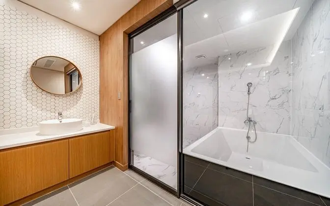 Oda (Premier Deluxe (Netflix Available Fre)