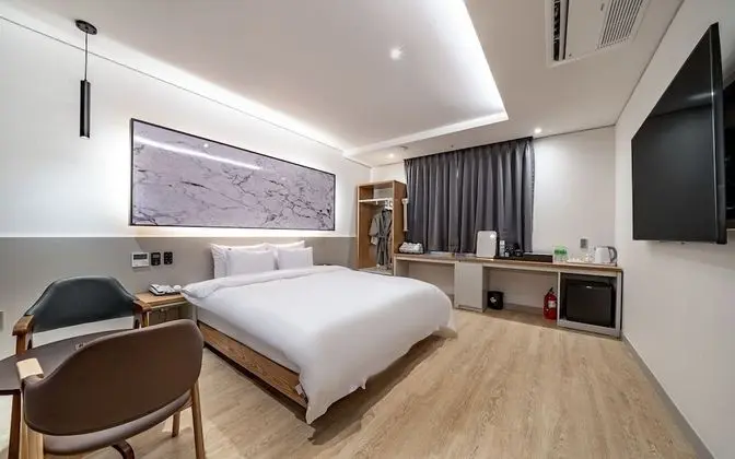 Oda (Superior Deluxe (Netflix Available Fr)