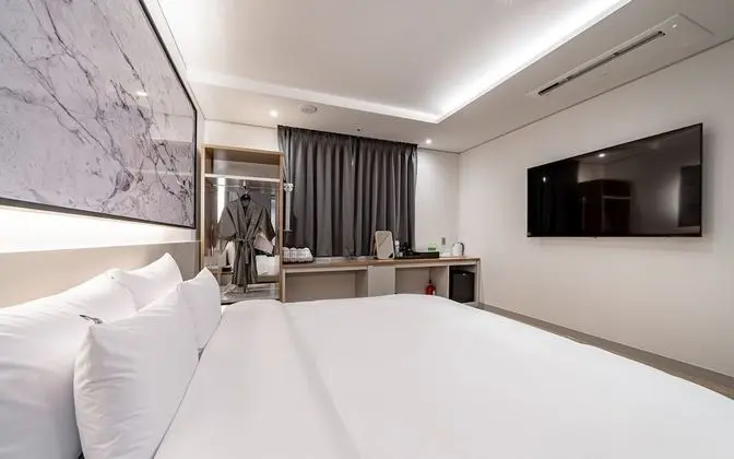 Oda (Superior Deluxe (Netflix Available Fr)