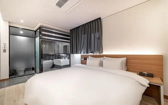 Oda (Superior Deluxe (Netflix Available Fr)