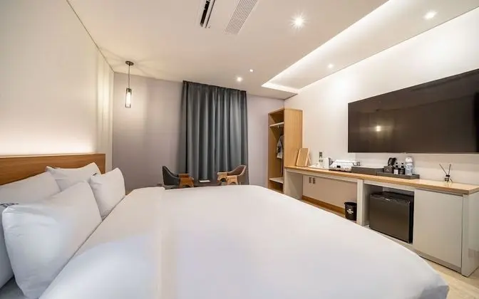 Oda (Superior Deluxe (Netflix Available Fr)