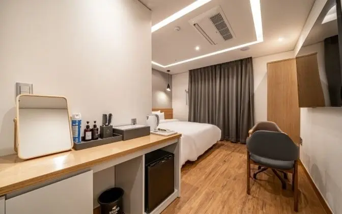 Oda (Superior Deluxe (Netflix Available Fr)