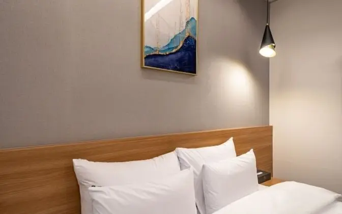 Oda (Superior Deluxe (Netflix Available Fr)