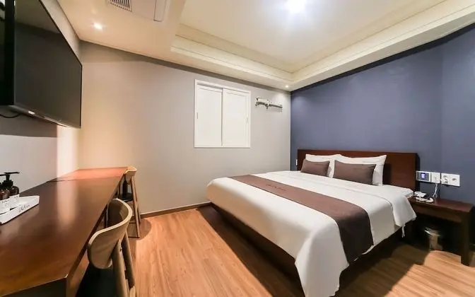 Oda (C-type for walking only (no parking a)