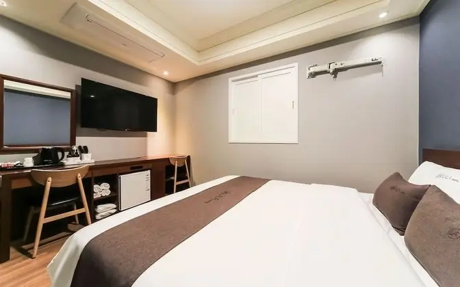 Oda (C-type for walking only (no parking a)