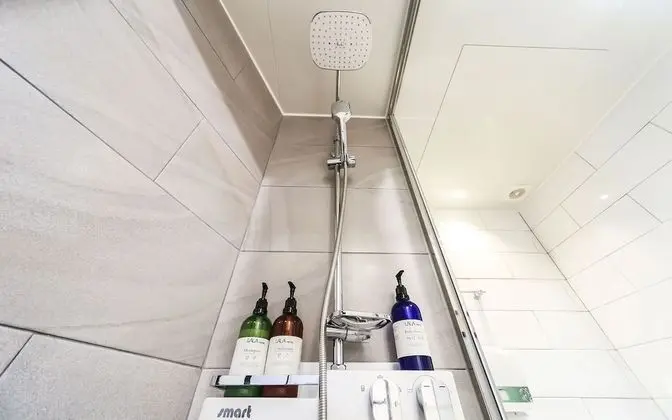 Oda (C-type for walking only (no parking a)