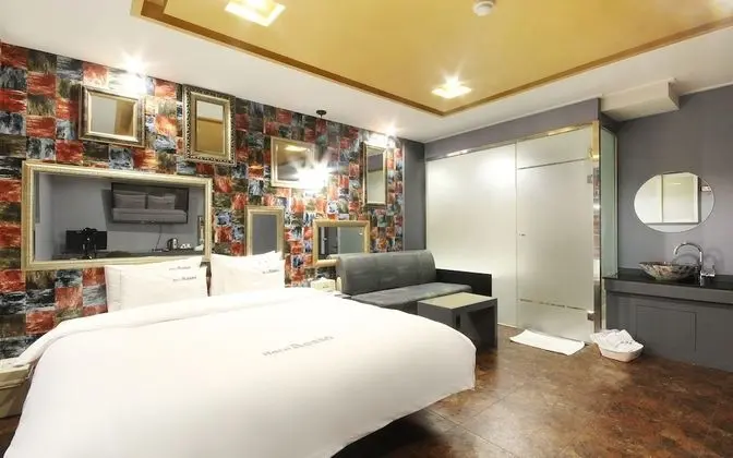 Oda (Premium (Netflix Available on TV))