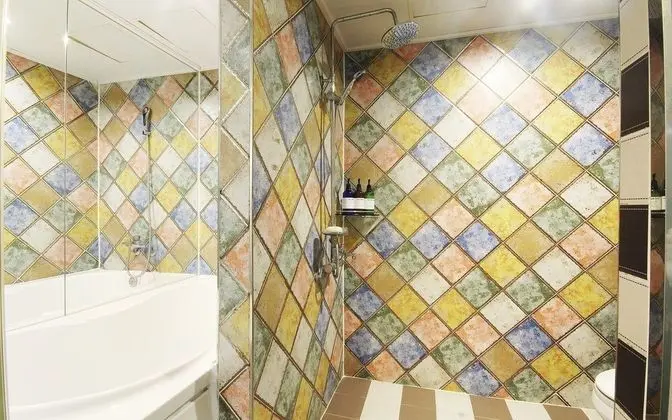 Oda (Premium (Netflix Available on TV))