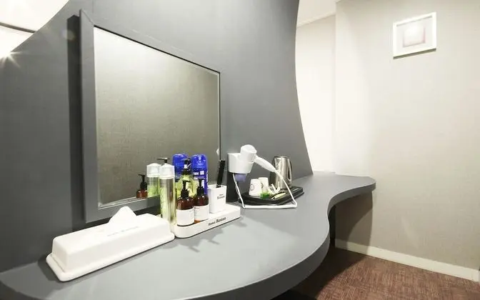 Oda (Superior (Netflix Available on TV))