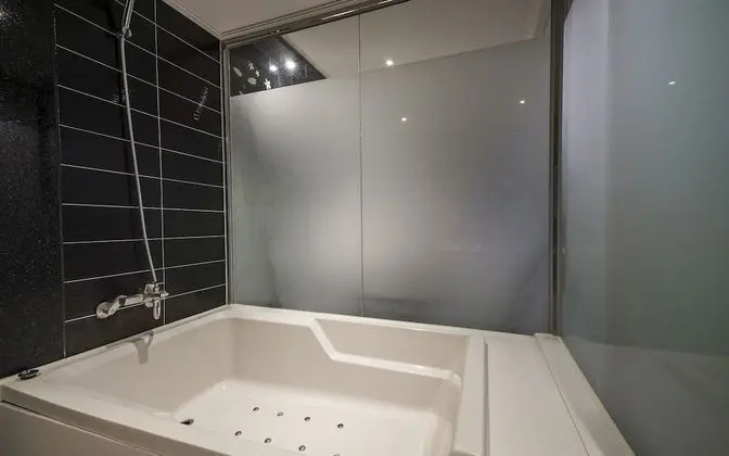 Oda (Deluxe (Air Purifier Large Bathtub Ki)