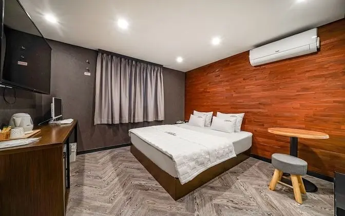 Oda (Deluxe A (spa bath + Netflix availabl)