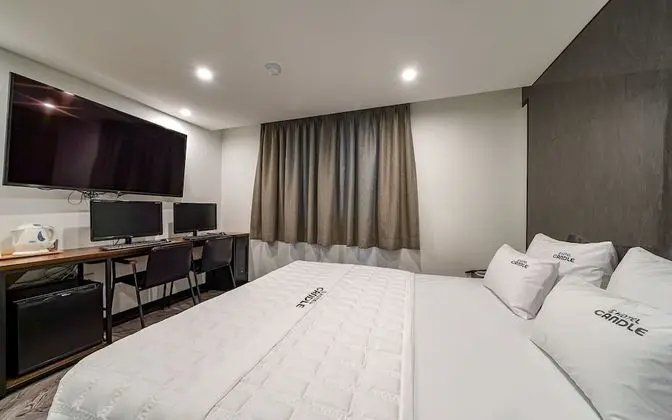 Oda (Deluxe B (Couples PC + Netflix viewin)