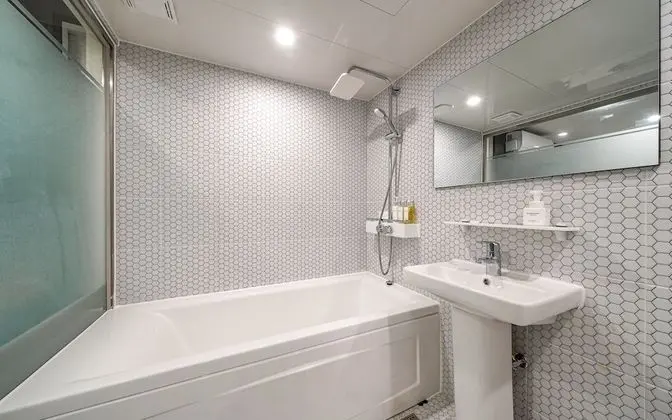 Oda (Deluxe B (Couples PC + Netflix viewin)