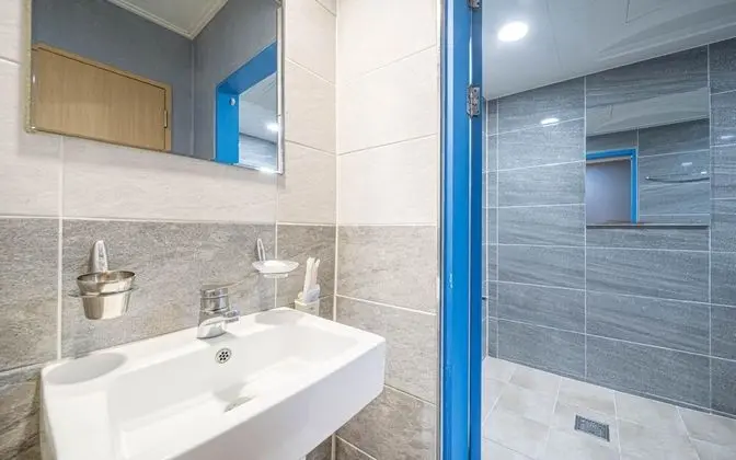 Oda (Deluxe(Free Netflix watching))