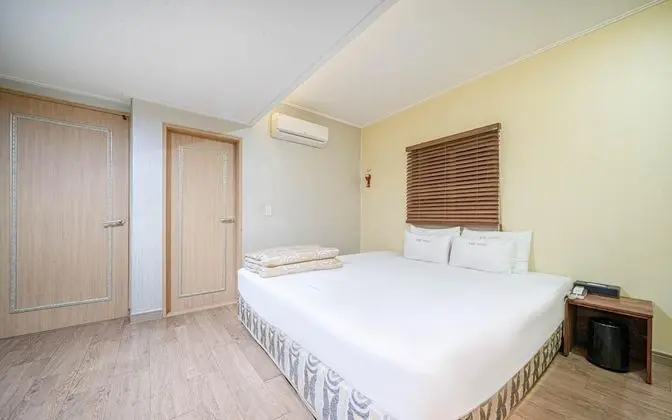 Oda (Standard (Free Netflix watching))