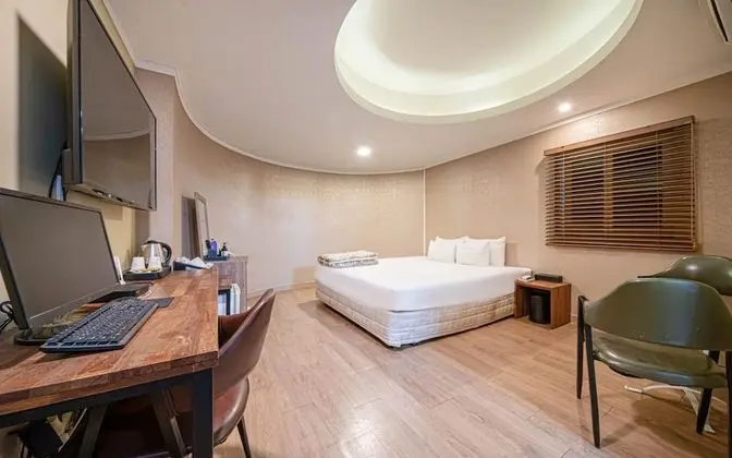 Oda (Standard (Free Netflix watching))