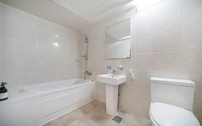 Oda (Standard (Free Netflix watching))