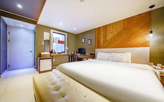 Oda (Semi-private room (free watching Netf)