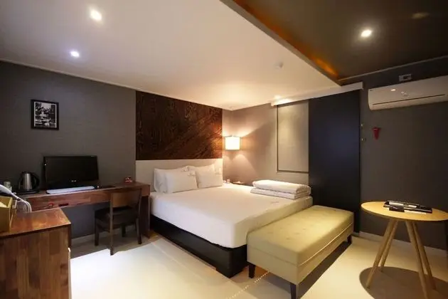 Oda (Semi-private room (free watching Netf)