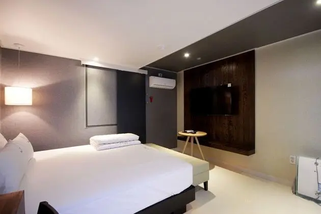 Oda (Semi-private room (free watching Netf)