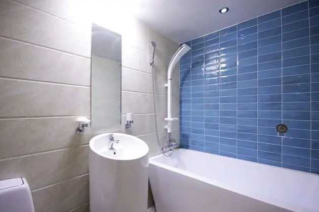 Oda (Semi-private room (free watching Netf)